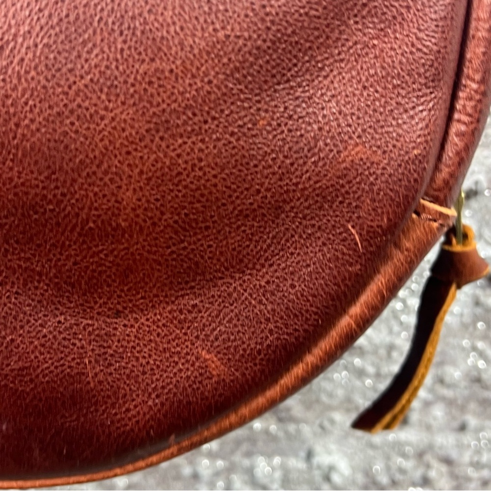 547 Portland Leather  Circle Crossbody Bag w/ mini envelope wallet - Picture 12 of 16